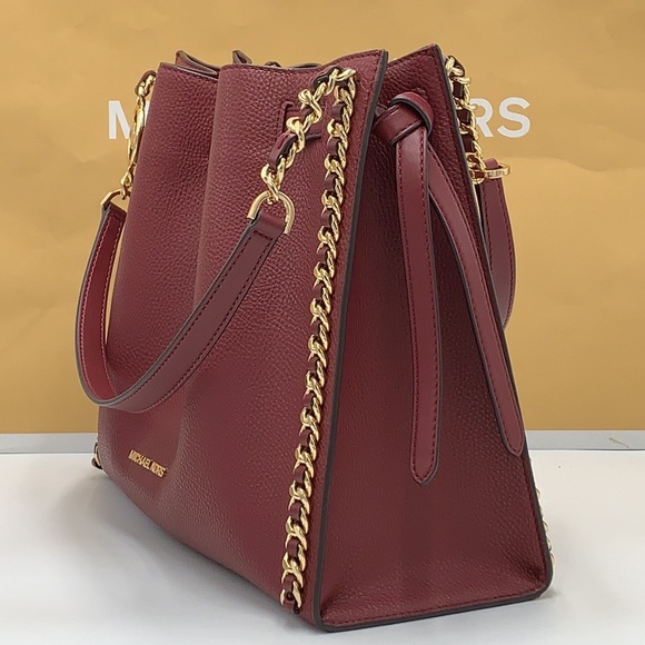 MICHAEL KORS
MINA LARGE BELTED CHAIN SHOULDER BAG DARK CHERRY COLOR - Picture 14 of 16